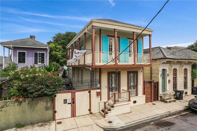 827 Port St, New Orleans, LA 70117 - view of front of property with a balcony