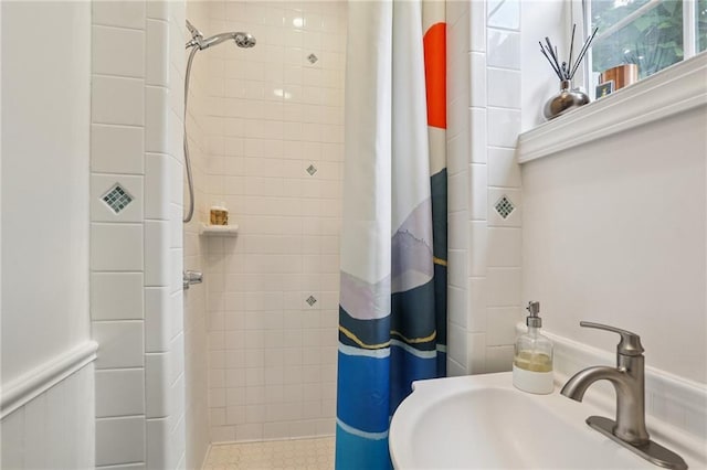 827 Port St, New Orleans, LA 70117 - full bathroom with a tile shower