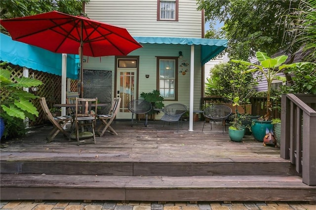 827 Port St, New Orleans, LA 70117 - view of wooden terrace