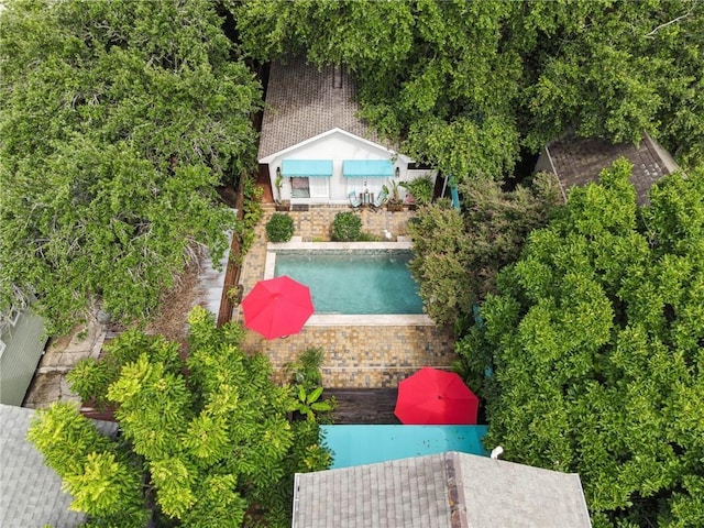 827 Port St, New Orleans, LA 70117 - drone / aerial view of a pool