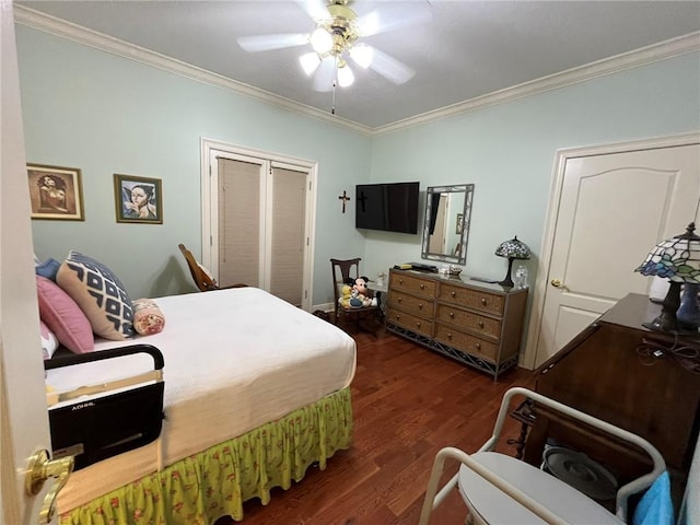 725 Marlene Dr, Gretna, LA 70056 - bedroom with ornamental molding, wood finished floors, a closet, and ceiling fan