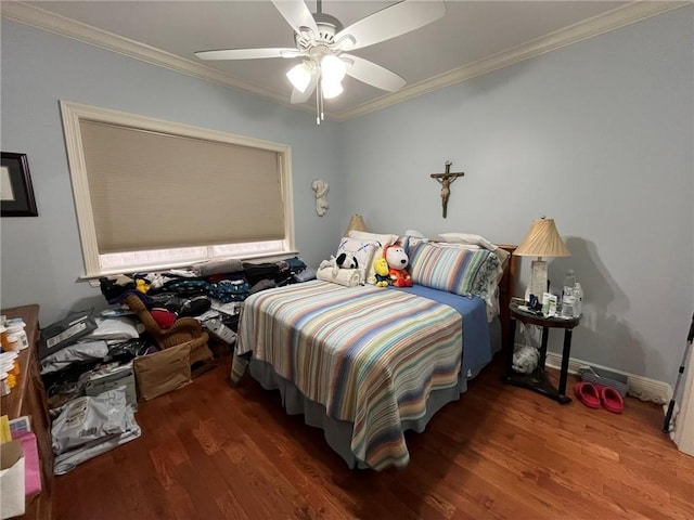 725 Marlene Dr, Gretna, LA 70056 - bedroom featuring wood finished floors, crown molding, and a ceiling fan