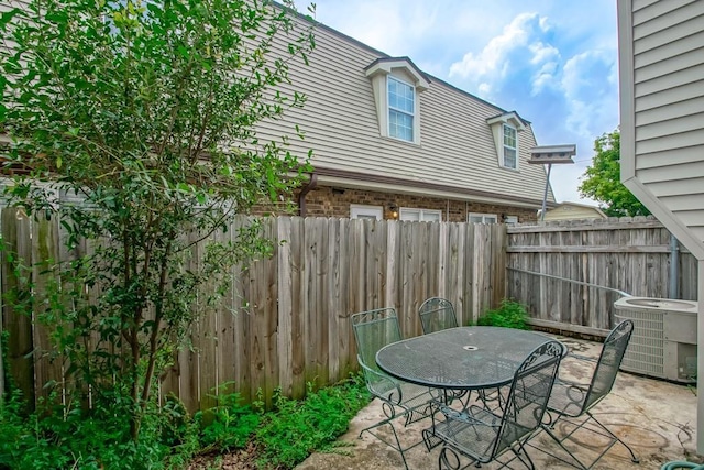 3320 Taft Park Unit C, Metairie, LA 70002 - view of patio featuring outdoor dining space