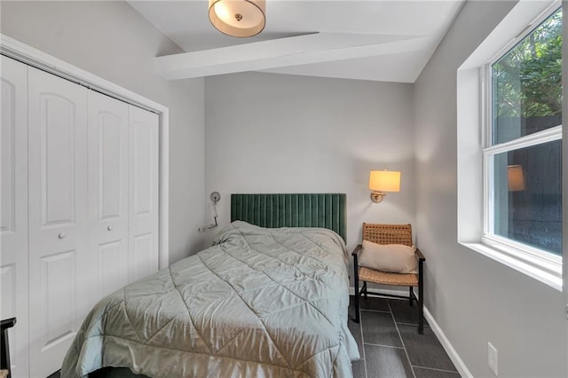 5349 Prytania St, New Orleans, LA 70115 - bedroom featuring a closet and lofted ceiling