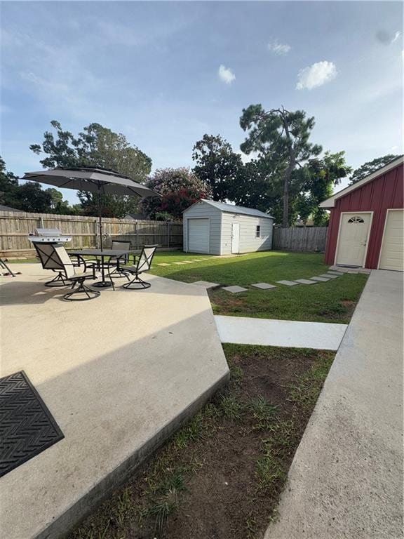 1620 Kent Ave, Metairie, LA 70001 - fenced backyard with an outdoor structure
