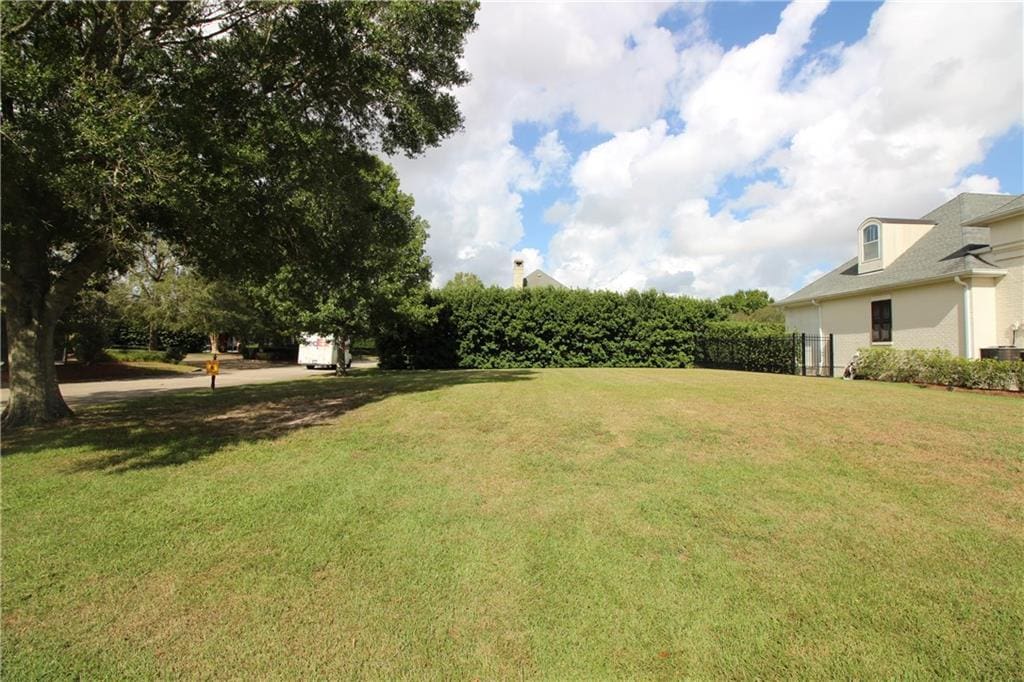 2 Bear Creek Dr, New Orleans, LA 70131 - photo 1
