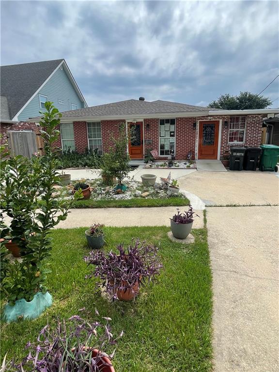 4429 Lake Villa Dr, Metairie, LA 70002 - photo 1