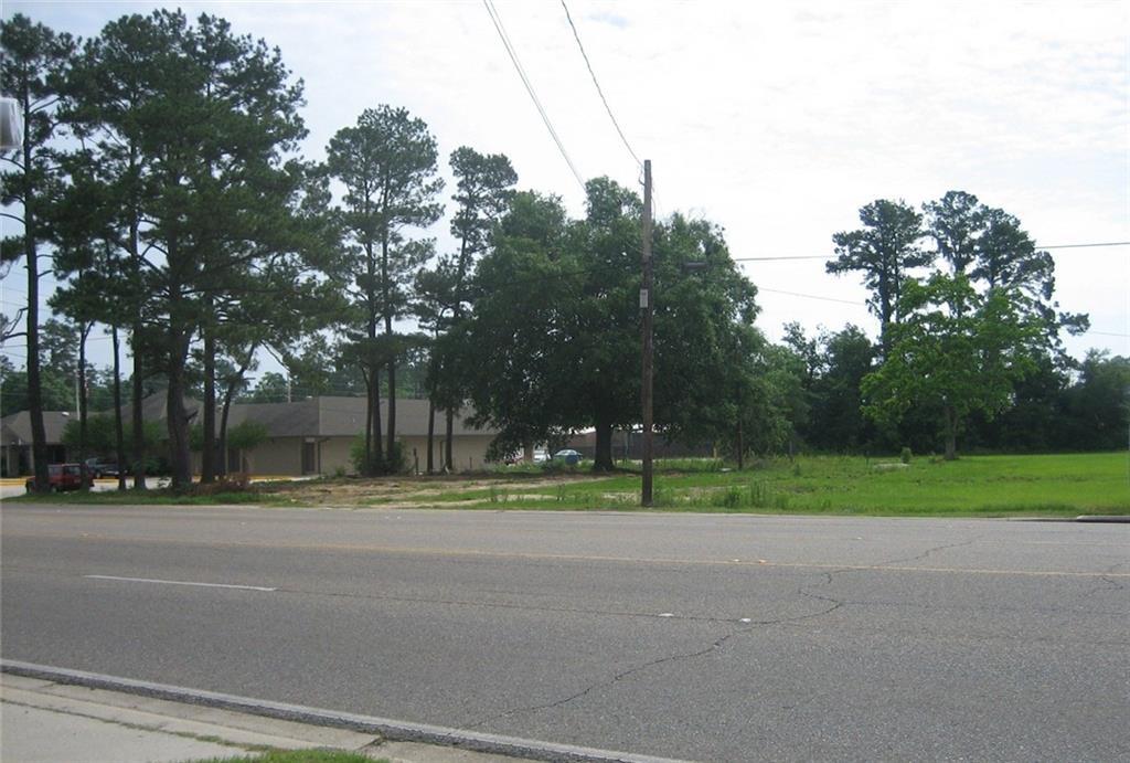 1904 N Morrison Blvd, Hammond, LA 70403 - photo 1