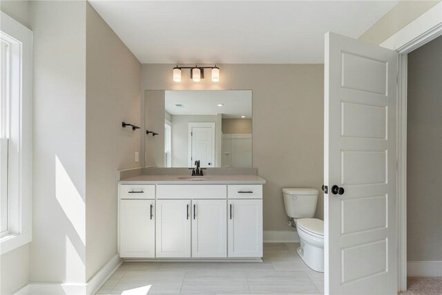 305 Breakwater Ln, Seneca, SC 29678 - full bath with baseboards, toilet, and vanity