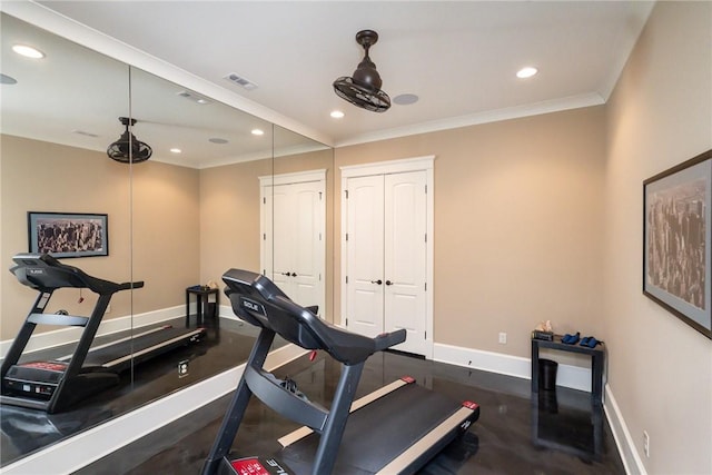 exercise area with ornamental molding, recessed lighting, visible vents, and baseboards