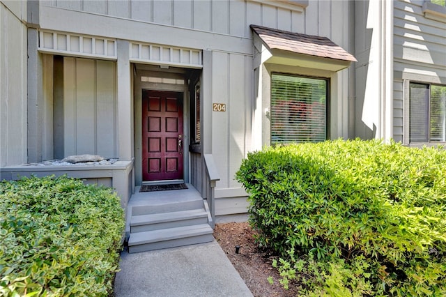 view of property entrance