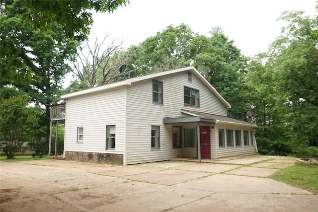 view of front of property