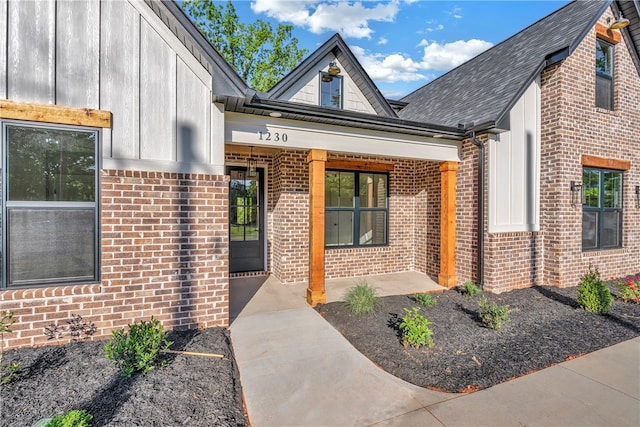 property entrance featuring covered porch