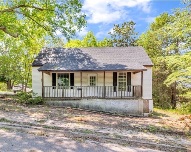 view of front of home featuring a porch