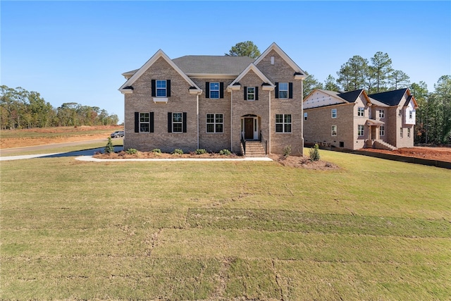 view of front of house featuring a front lawn