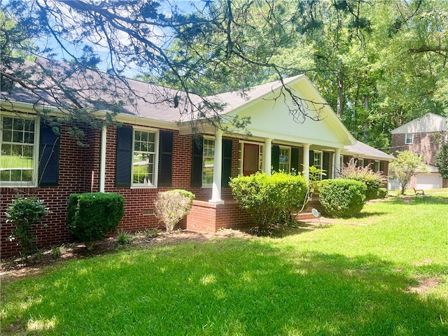 view of front of house with a front yard