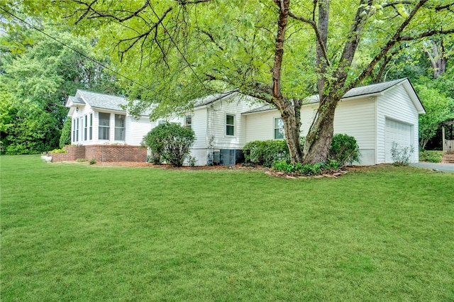 exterior space featuring a lawn