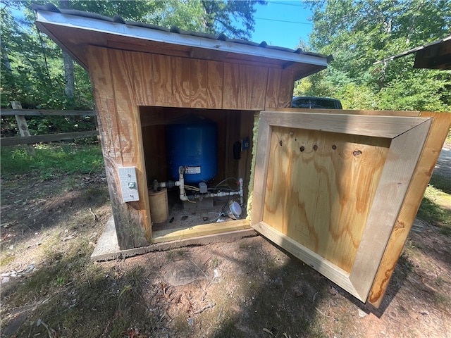 view of outbuilding