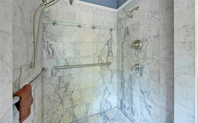 room details featuring tiled shower