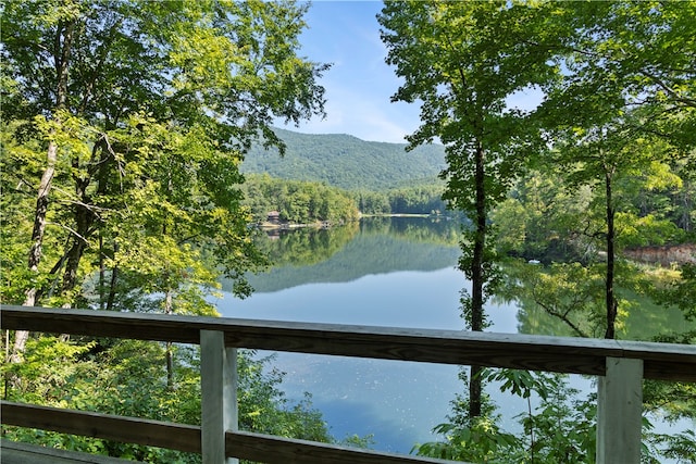 water view featuring a mountain view