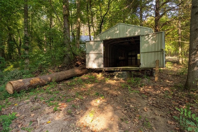 view of outbuilding