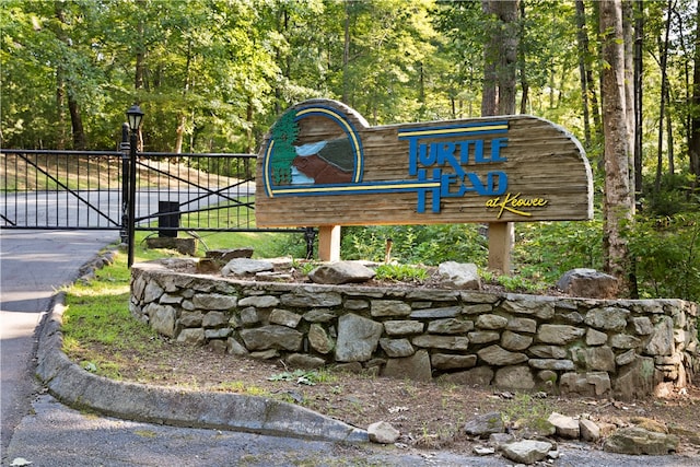 view of community / neighborhood sign