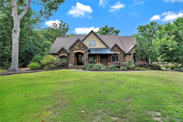 view of front facade with a front yard