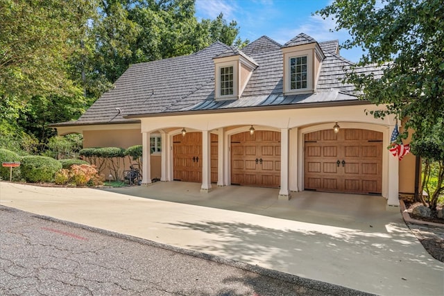 view of front of house with a garage