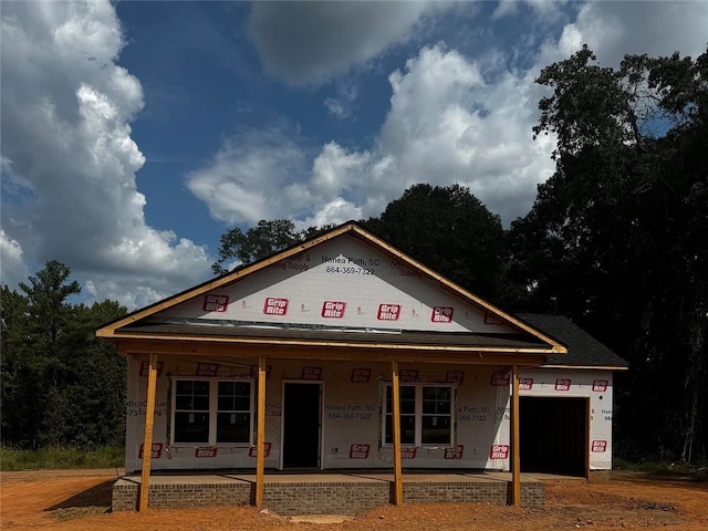 view of front of property with covered porch