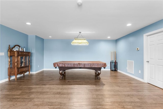 playroom with wood finished floors, pool table, baseboards, visible vents, and recessed lighting