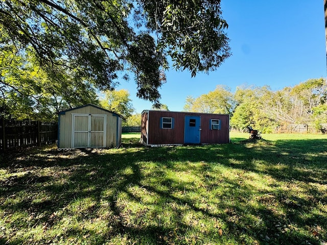 view of yard with a storage shed