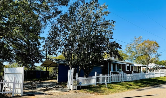 view of front of property