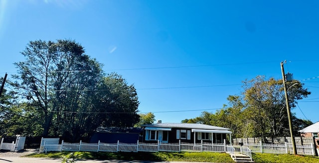 view of front of property