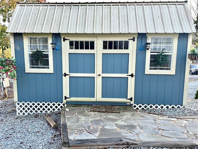 view of outbuilding