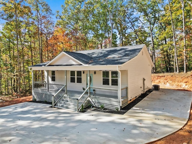 view of front of house featuring a porch