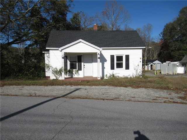 view of front of property featuring a porch