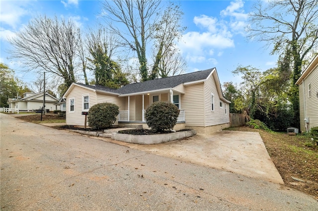 view of front of home featuring a porch