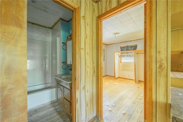 251 Oak Haven Dr, Mountain Rest, SC 29664 - bathroom featuring hardwood / wood-style floors, crown molding, vanity, and shower / tub combination
