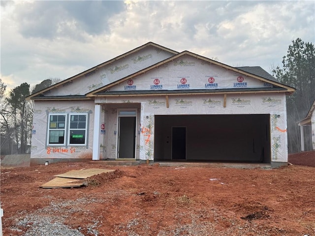 view of front facade featuring a garage