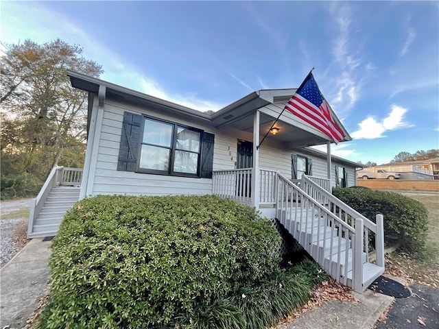 view of front facade featuring covered porch