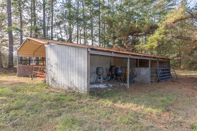 view of outbuilding