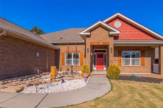 view of front of house with a front lawn