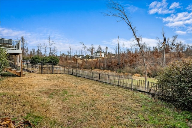 view of yard featuring a rural view