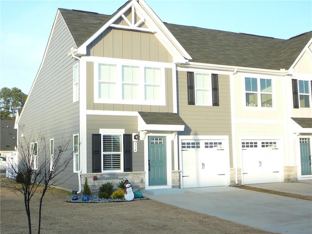 view of front of house with a garage