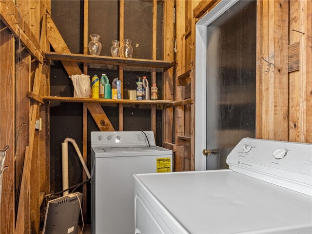 laundry room featuring washer and dryer