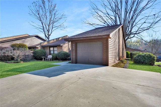 view of front of home with a front lawn