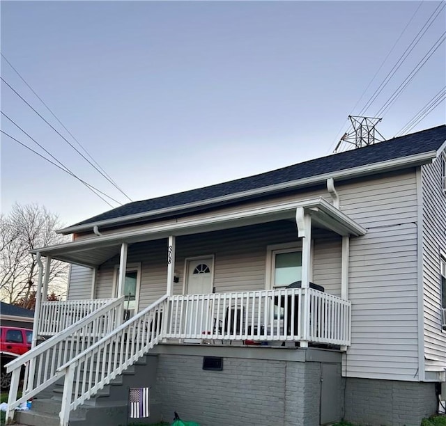 view of front of house featuring a porch