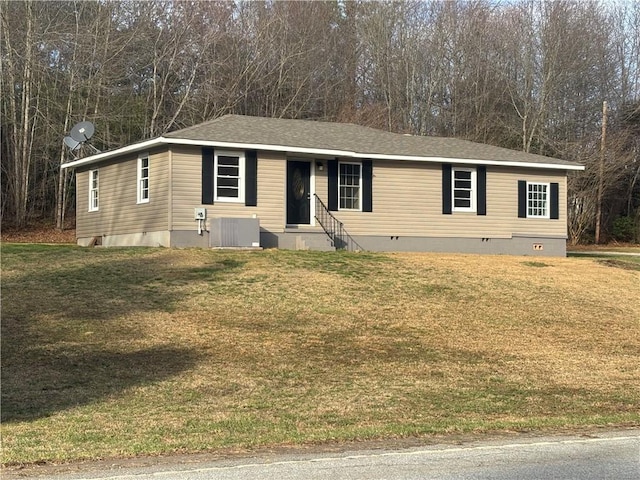 manufactured / mobile home with a front yard