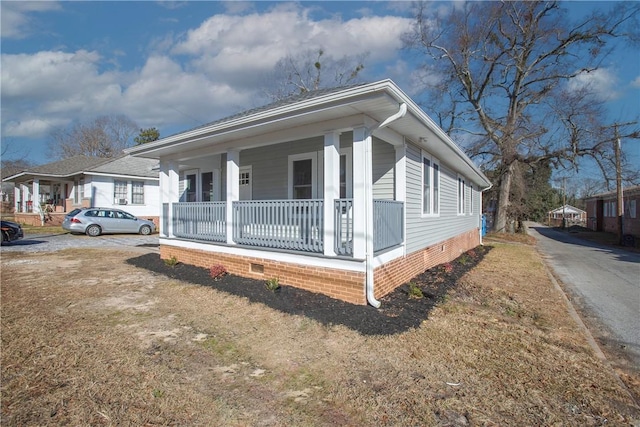 view of front of property featuring a porch