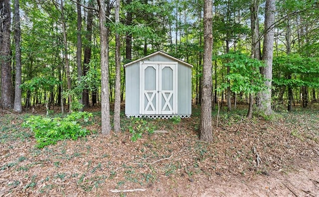 view of outbuilding